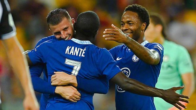 埃梅里告别阿尔巴：当初你被不情愿地改造成边后卫，要给你个拥抱