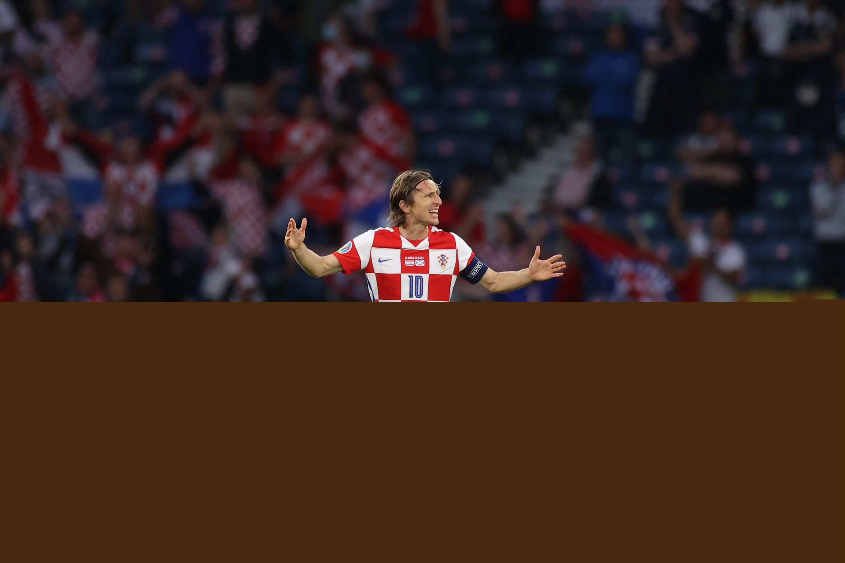 罗马vs那不勒斯：洛伦佐-佩莱格里尼、克里斯坦特首发，麦克托米奈、霍伊伦出战