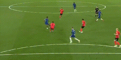 有父亲的风范吗？梅西小儿子西罗在迈阿密U8比赛中任意球破门