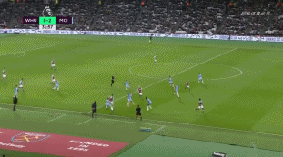 天空：纽卡对谢什科报价8000万欧+浮动，曼联不想卷入竞价战